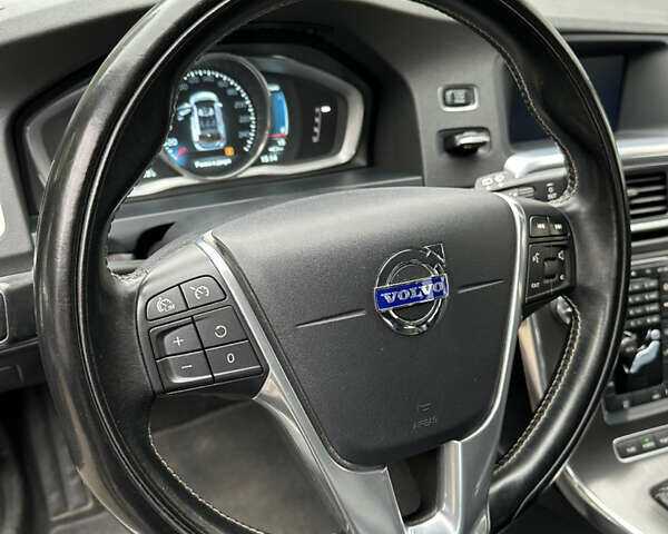 Черный Вольво B60, объемом двигателя 2.4 л и пробегом 174 тыс. км за 17400 $, фото 46 на Automoto.ua