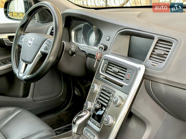 Чорний Вольво B60, об'ємом двигуна 2.4 л та пробігом 230 тис. км за 14990 $, фото 35 на Automoto.ua