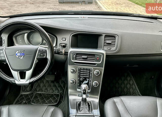 Чорний Вольво B60, об'ємом двигуна 2.4 л та пробігом 230 тис. км за 14990 $, фото 27 на Automoto.ua