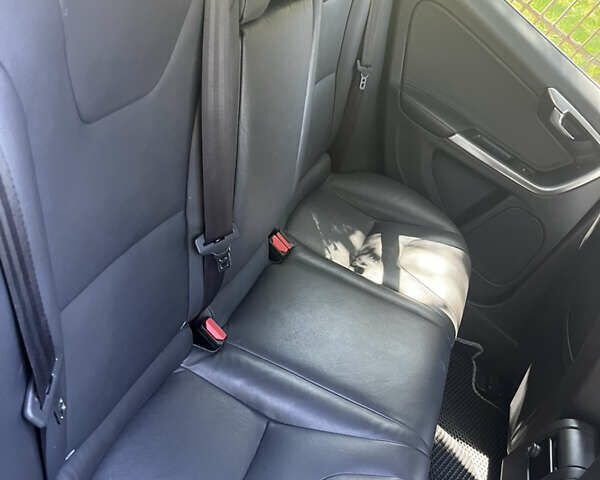 Чорний Вольво B60, об'ємом двигуна 1.97 л та пробігом 224 тис. км за 12800 $, фото 34 на Automoto.ua