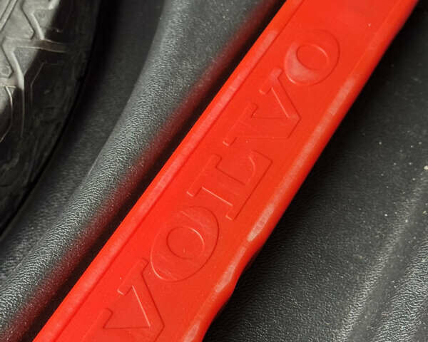 Черный Вольво B60, объемом двигателя 1.56 л и пробегом 246 тыс. км за 13800 $, фото 53 на Automoto.ua