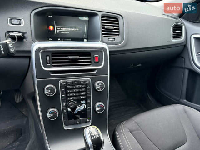 Черный Вольво B60, объемом двигателя 1.99 л и пробегом 260 тыс. км за 12300 $, фото 6 на Automoto.ua