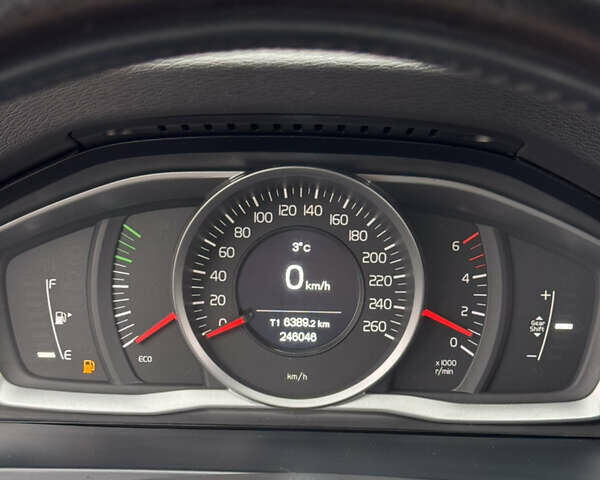 Черный Вольво B60, объемом двигателя 1.56 л и пробегом 246 тыс. км за 13800 $, фото 55 на Automoto.ua