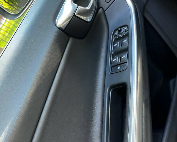 Чорний Вольво B60, об'ємом двигуна 1.97 л та пробігом 224 тис. км за 12800 $, фото 13 на Automoto.ua