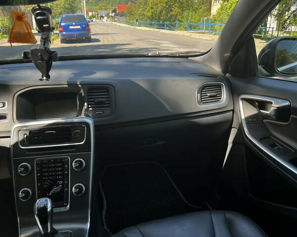 Чорний Вольво B60, об'ємом двигуна 1.97 л та пробігом 235 тис. км за 12700 $, фото 11 на Automoto.ua