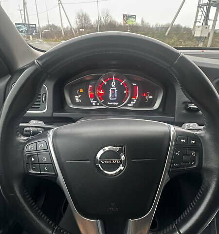 Черный Вольво B60, объемом двигателя 1.99 л и пробегом 212 тыс. км за 11800 $, фото 9 на Automoto.ua