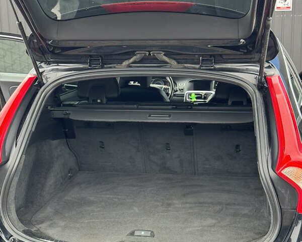 Черный Вольво B60, объемом двигателя 1.56 л и пробегом 246 тыс. км за 13800 $, фото 49 на Automoto.ua