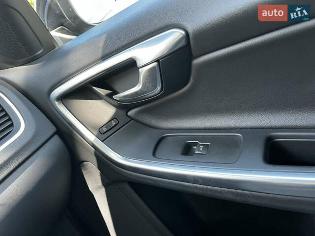 Чорний Вольво B60, об'ємом двигуна 1.97 л та пробігом 224 тис. км за 12800 $, фото 14 на Automoto.ua