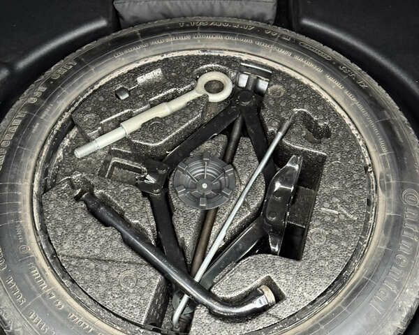 Черный Вольво B60, объемом двигателя 1.56 л и пробегом 246 тыс. км за 13800 $, фото 51 на Automoto.ua