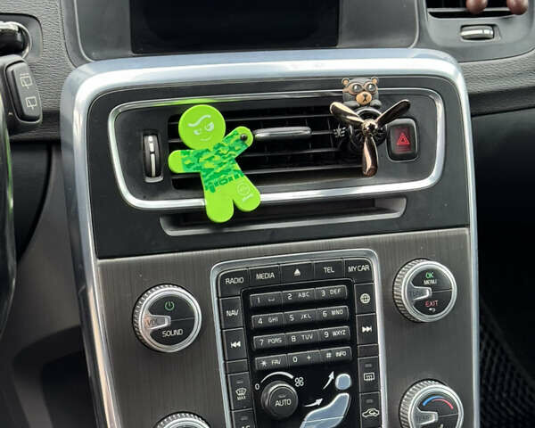 Черный Вольво B60, объемом двигателя 1.56 л и пробегом 246 тыс. км за 13800 $, фото 32 на Automoto.ua