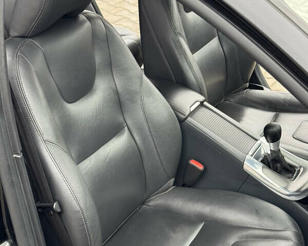 Черный Вольво B60, объемом двигателя 1.56 л и пробегом 246 тыс. км за 13800 $, фото 42 на Automoto.ua