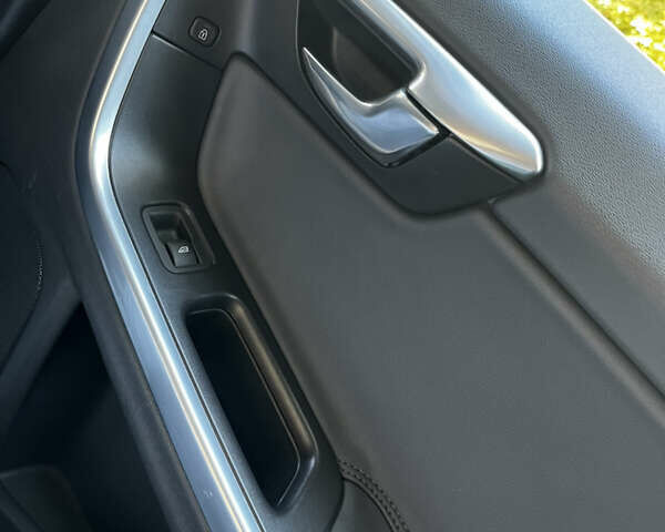 Чорний Вольво B60, об'ємом двигуна 1.97 л та пробігом 235 тис. км за 12700 $, фото 17 на Automoto.ua