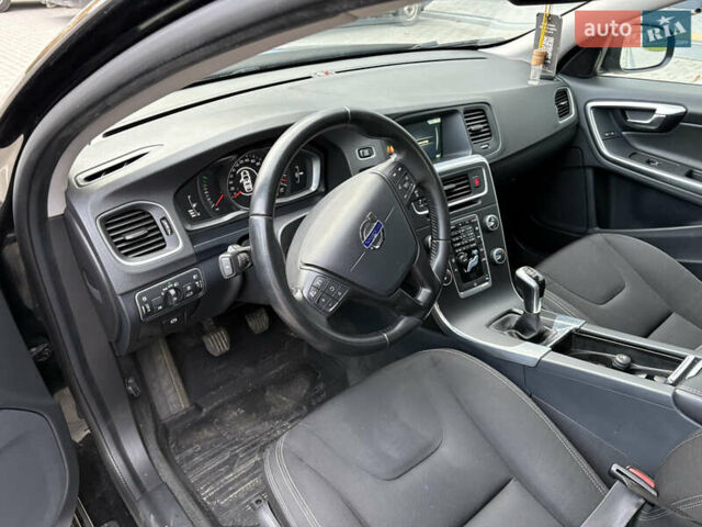 Черный Вольво B60, объемом двигателя 1.99 л и пробегом 260 тыс. км за 12300 $, фото 7 на Automoto.ua