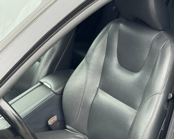 Черный Вольво B60, объемом двигателя 1.56 л и пробегом 246 тыс. км за 13800 $, фото 39 на Automoto.ua