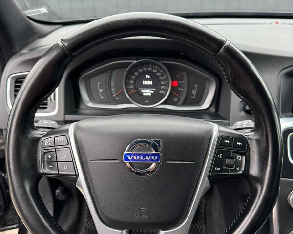 Черный Вольво B60, объемом двигателя 1.56 л и пробегом 246 тыс. км за 13800 $, фото 36 на Automoto.ua