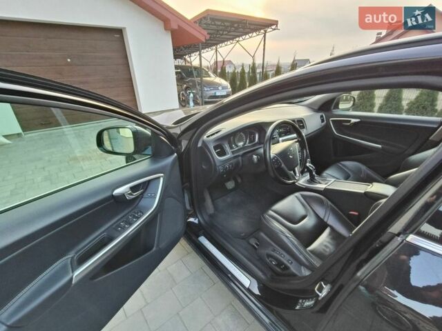 Черный Вольво B60, объемом двигателя 2.4 л и пробегом 224 тыс. км за 13400 $, фото 10 на Automoto.ua
