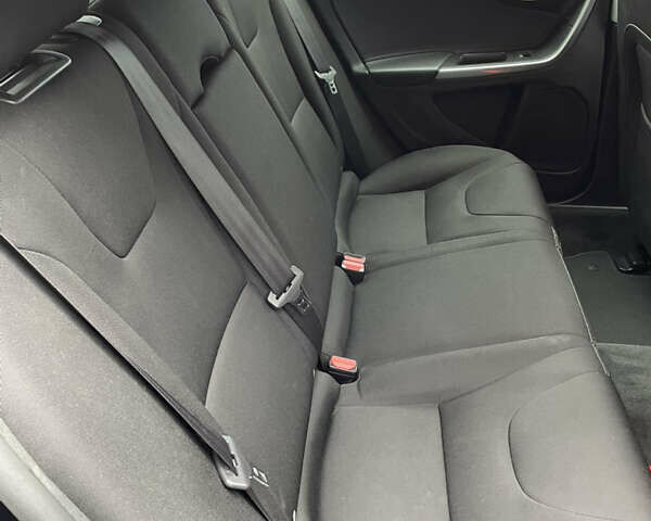 Чорний Вольво B60, об'ємом двигуна 1.99 л та пробігом 214 тис. км за 12850 $, фото 9 на Automoto.ua