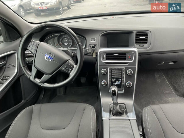 Чорний Вольво B60, об'ємом двигуна 1.99 л та пробігом 214 тис. км за 12850 $, фото 10 на Automoto.ua