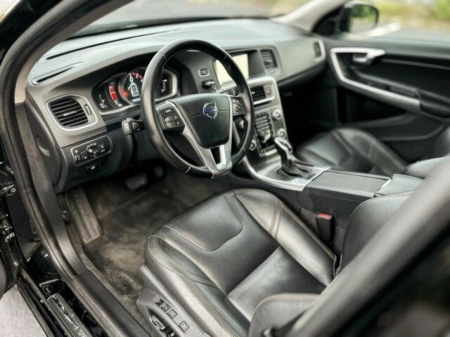 Черный Вольво B60, объемом двигателя 2.5 л и пробегом 78 тыс. км за 5300 $, фото 9 на Automoto.ua