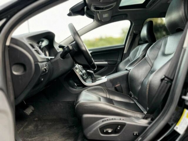 Черный Вольво B60, объемом двигателя 2.5 л и пробегом 78 тыс. км за 5300 $, фото 8 на Automoto.ua