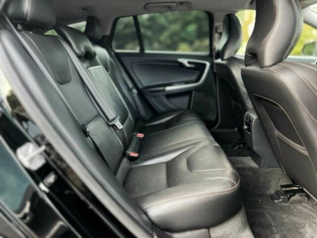 Черный Вольво B60, объемом двигателя 2.5 л и пробегом 78 тыс. км за 5300 $, фото 12 на Automoto.ua