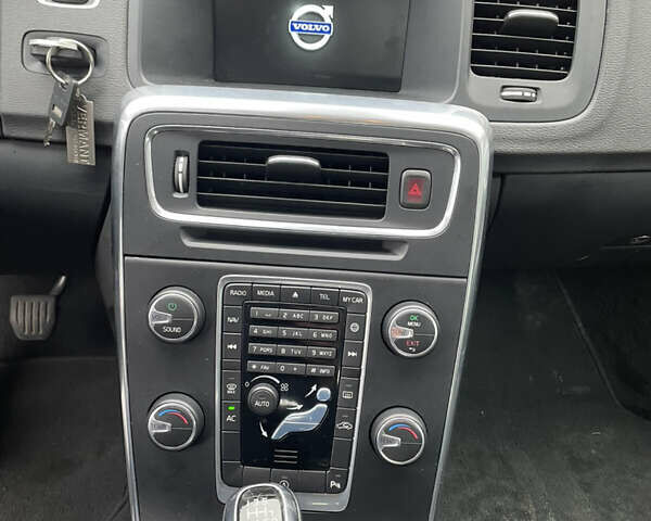 Чорний Вольво B60, об'ємом двигуна 1.99 л та пробігом 214 тис. км за 12850 $, фото 13 на Automoto.ua