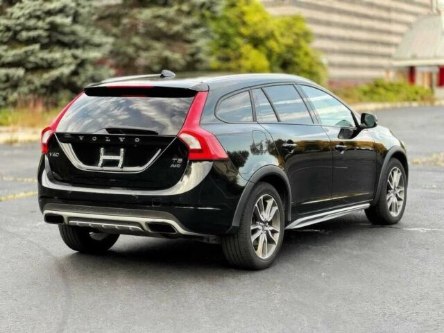 Черный Вольво B60, объемом двигателя 2.5 л и пробегом 78 тыс. км за 5300 $, фото 5 на Automoto.ua