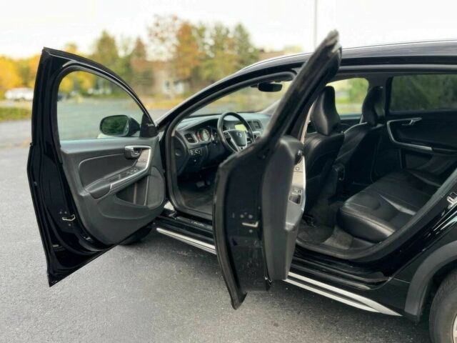 Черный Вольво B60, объемом двигателя 2.5 л и пробегом 78 тыс. км за 5300 $, фото 14 на Automoto.ua