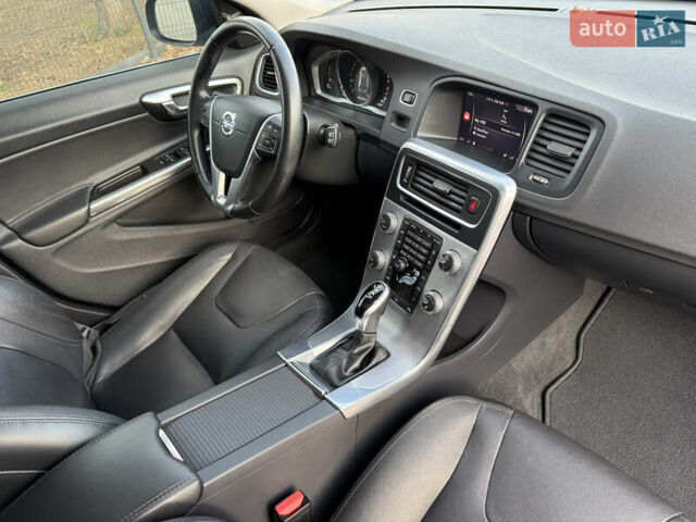 Черный Вольво B60, объемом двигателя 2 л и пробегом 148 тыс. км за 12200 $, фото 64 на Automoto.ua