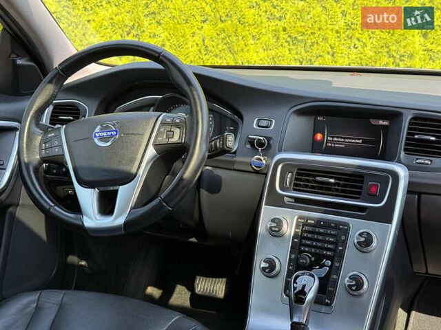 Черный Вольво B60, объемом двигателя 2 л и пробегом 148 тыс. км за 12999 $, фото 42 на Automoto.ua