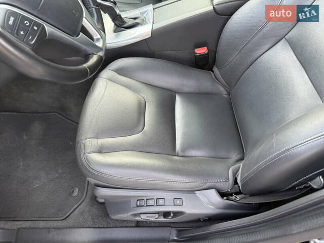 Черный Вольво B60, объемом двигателя 2 л и пробегом 148 тыс. км за 12200 $, фото 33 на Automoto.ua