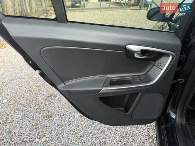 Черный Вольво B60, объемом двигателя 2 л и пробегом 148 тыс. км за 12200 $, фото 42 на Automoto.ua