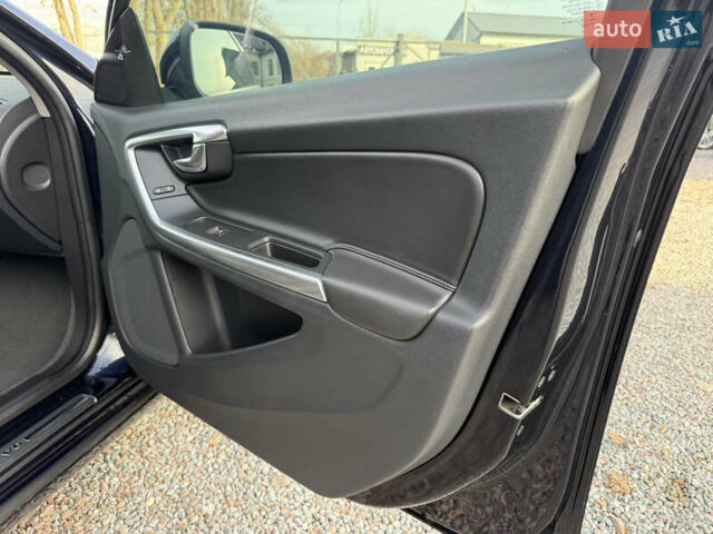 Черный Вольво B60, объемом двигателя 2 л и пробегом 148 тыс. км за 12200 $, фото 58 на Automoto.ua