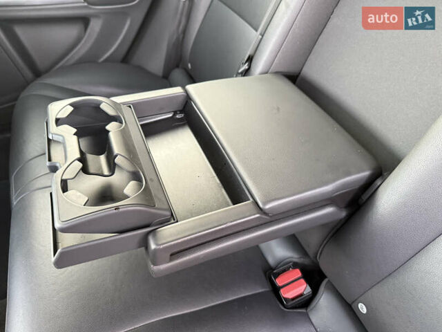 Черный Вольво B60, объемом двигателя 2 л и пробегом 148 тыс. км за 12200 $, фото 46 на Automoto.ua