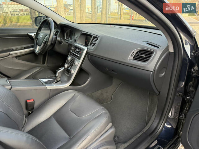 Черный Вольво B60, объемом двигателя 2 л и пробегом 148 тыс. км за 12200 $, фото 62 на Automoto.ua