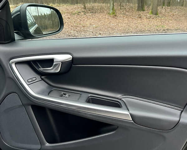 Чорний Вольво B60, об'ємом двигуна 2 л та пробігом 207 тис. км за 14200 $, фото 20 на Automoto.ua