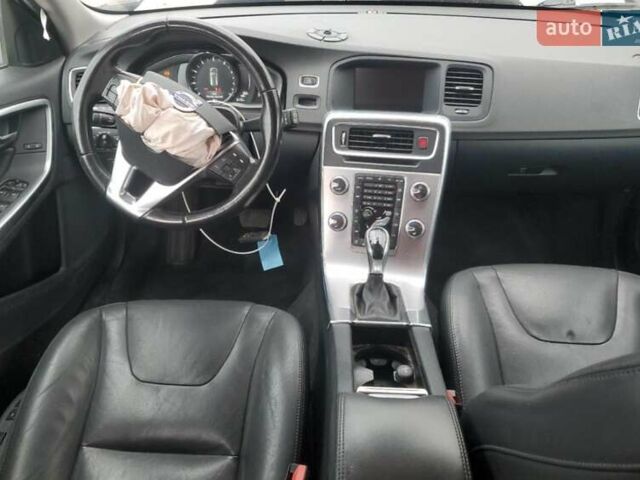 Вольво B60 2017 в Ровно на Automoto.ua Черный Вольво B60, объемом двигателя 2 л и пробегом 127 тыс. км за 6999 $, фото 7 на Automoto.ua