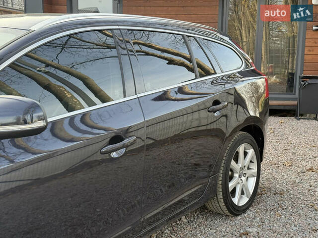 Черный Вольво B60, объемом двигателя 2 л и пробегом 148 тыс. км за 12200 $, фото 7 на Automoto.ua