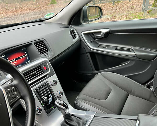 Чорний Вольво B60, об'ємом двигуна 2 л та пробігом 207 тис. км за 14200 $, фото 18 на Automoto.ua