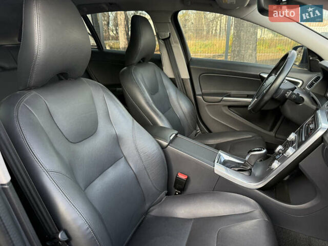 Черный Вольво B60, объемом двигателя 2 л и пробегом 148 тыс. км за 12200 $, фото 63 на Automoto.ua