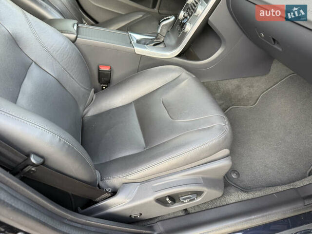 Черный Вольво B60, объемом двигателя 2 л и пробегом 148 тыс. км за 12200 $, фото 61 на Automoto.ua