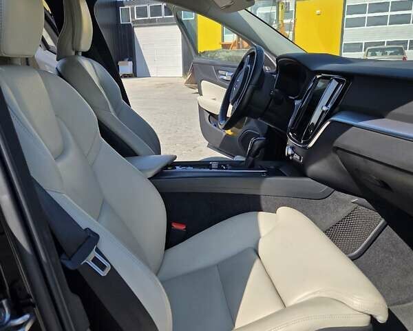 Черный Вольво B60, объемом двигателя 1.97 л и пробегом 194 тыс. км за 22550 $, фото 11 на Automoto.ua