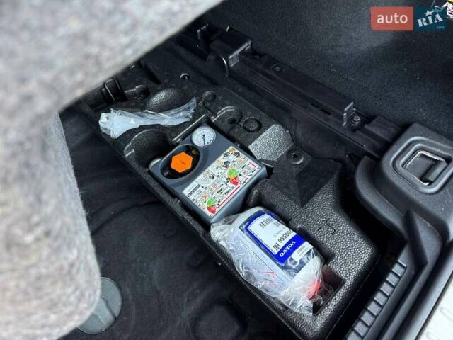 Черный Вольво B60, объемом двигателя 2 л и пробегом 255 тыс. км за 20999 $, фото 73 на Automoto.ua