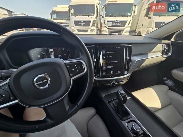 Черный Вольво B60, объемом двигателя 1.97 л и пробегом 194 тыс. км за 22550 $, фото 10 на Automoto.ua