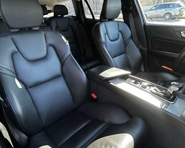 Черный Вольво B60, объемом двигателя 1.97 л и пробегом 239 тыс. км за 22800 $, фото 13 на Automoto.ua