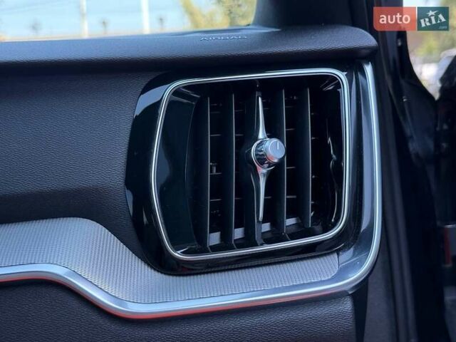 Черный Вольво B60, объемом двигателя 2 л и пробегом 255 тыс. км за 20999 $, фото 69 на Automoto.ua