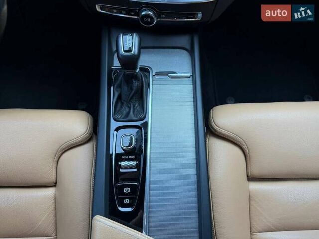 Черный Вольво B60, объемом двигателя 2 л и пробегом 255 тыс. км за 20999 $, фото 51 на Automoto.ua