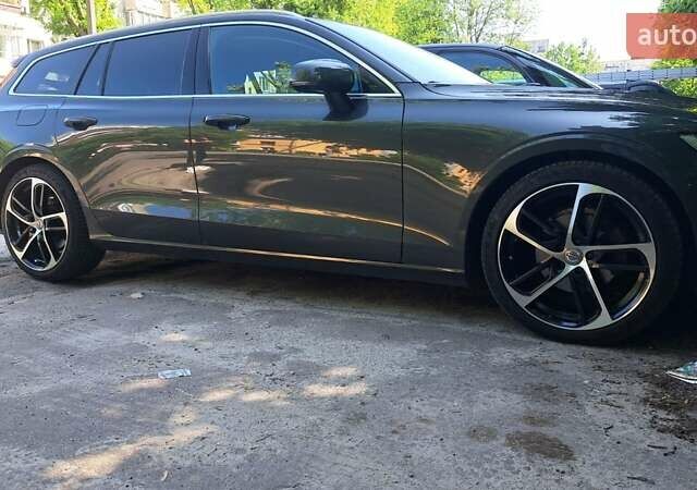 Черный Вольво B60, объемом двигателя 1.97 л и пробегом 239 тыс. км за 22800 $, фото 8 на Automoto.ua