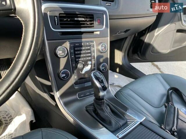 Коричневый Вольво B60, объемом двигателя 2.4 л и пробегом 261 тыс. км за 14999 $, фото 20 на Automoto.ua