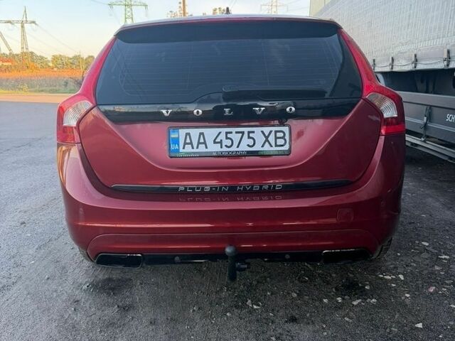 Красный Вольво B60, объемом двигателя 2.4 л и пробегом 270 тыс. км за 15500 $, фото 3 на Automoto.ua
